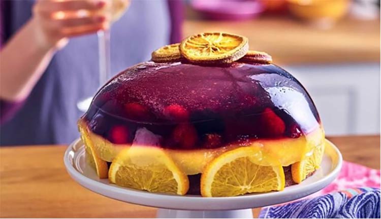 کیک ژله ای با تکه های میوه